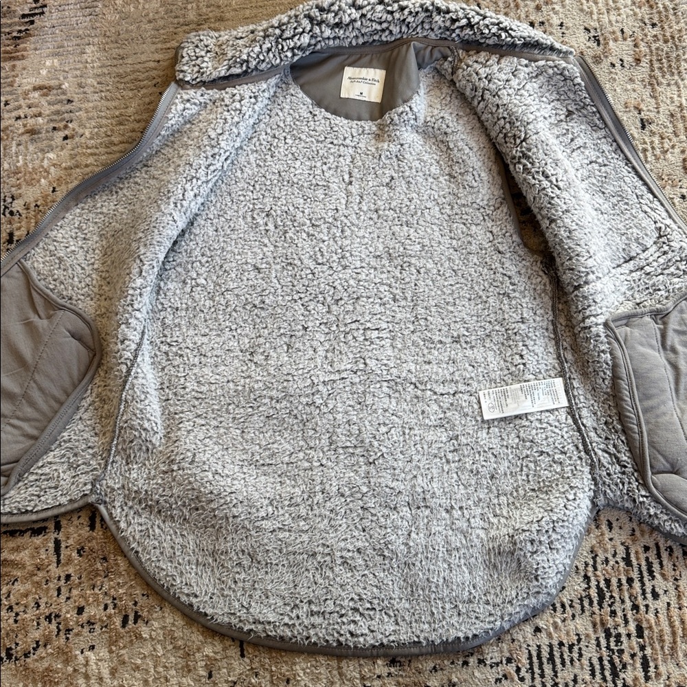 Abercrombie & Fitch Soft Gray Fleece Vest - Picture 4 of 5